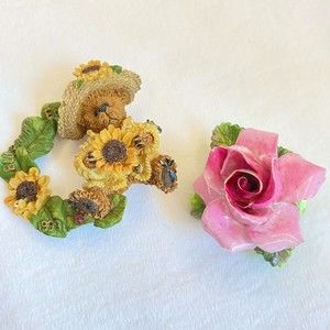 💎Boyds Bears Teddy With Daisies & Staffordshire Porcelain Rose Brooch Lot Of 2